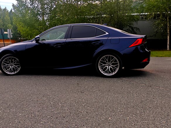 2017 Lexus IS 300 III Рестайлинг, синий, 2750000 рублей - вид 14