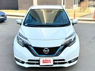2017 Nissan Note e-Power II Рестайлинг, белый, 1300000 рублей, вид 1