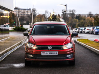 2015 Volkswagen Polo V Рестайлинг, красный, 824777 рублей, вид 4
