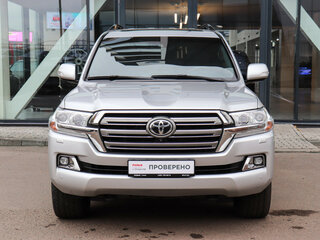 2015 Toyota Land Cruiser 200 Series Рестайлинг 2, серебристый, 5940000 рублей, вид 2