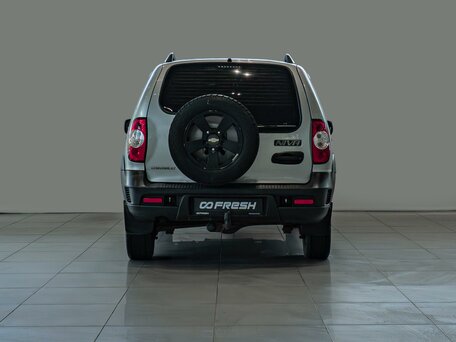 2016 Chevrolet Niva I Рестайлинг, серебристый, 620000 рублей, вид 4