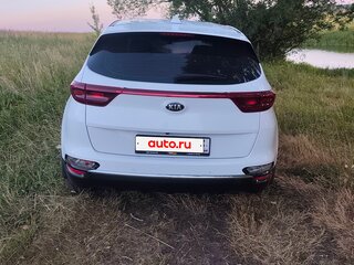 2020 Kia Sportage IV Рестайлинг, белый, 2500000 рублей, вид 4