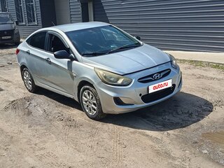 2013 Hyundai Solaris I, серебристый, 570000 рублей, вид 5