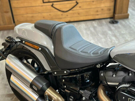 2024 Harley-Davidson Fat Bob, серый, 2950000 рублей, вид 5