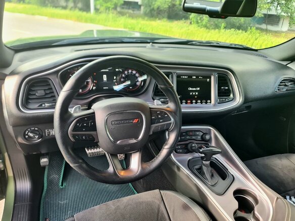 2019 Dodge Challenger III Рестайлинг 2, зелёный, 4750000 рублей - вид 9
