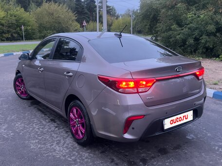 2018 Kia Rio IV, коричневый, 1350000 рублей, вид 5