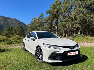 2021 Toyota Camry VIII (XV70) Рестайлинг, белый, 4270000 рублей, вид 5