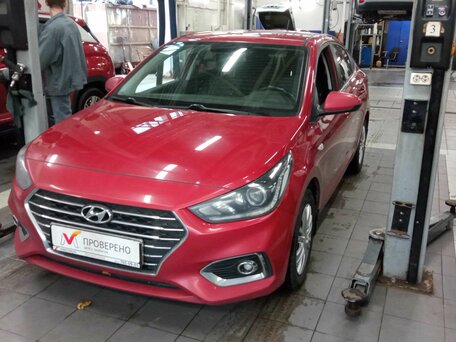 2018 Hyundai Solaris II, красный, 1250000 рублей, вид 1