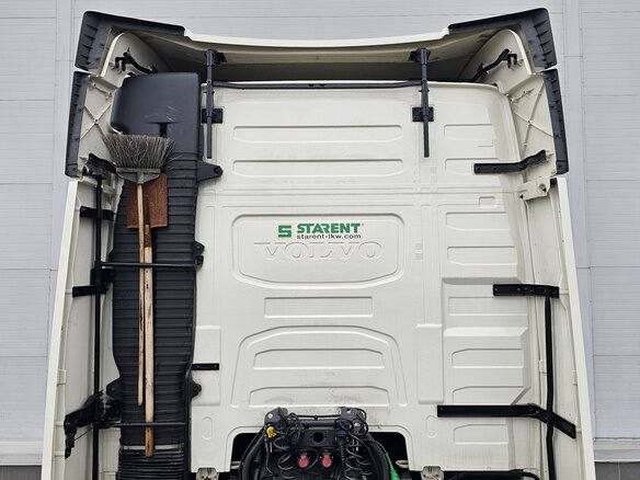 2023 Volvo FH, белый, 12000000 рублей - вид 8