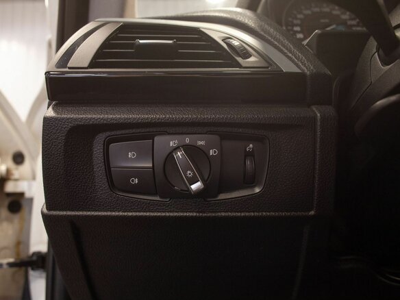 2012 BMW 1 серии 118i II (F20/F21), белый, 1295000 рублей - вид 33