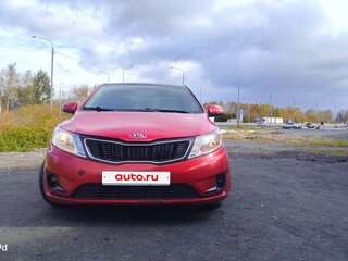 2013 Kia Rio 4-speed III, красный, 580000 рублей, вид 2