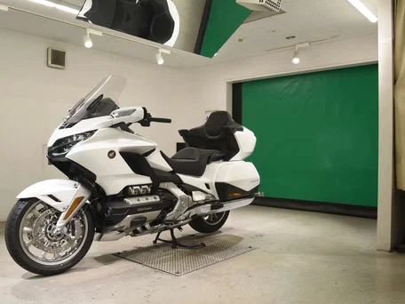 2026 Honda GL 1800 Gold Wing, белый, 2990000 рублей, вид 4