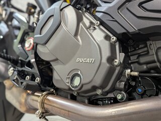 2025 Ducati Monster 937, красный, 1220000 рублей, вид 5