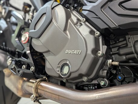 2025 Ducati Monster 937, красный, 1220000 рублей, вид 5