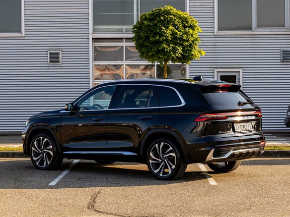 2025 Geely Monjaro I Рестайлинг, чёрный, 3295000 рублей - вид 3