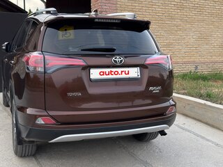 2017 Toyota RAV4 IV (XA40) Рестайлинг, коричневый, 2690000 рублей, вид 3