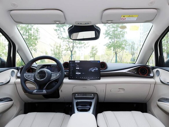 2025 BYD Dolphin 45.12 kWh I Рестайлинг, бежевый, 1426000 рублей - вид 8