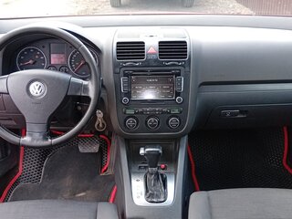 2005 Volkswagen Golf V, красный, 465000 рублей, вид 4
