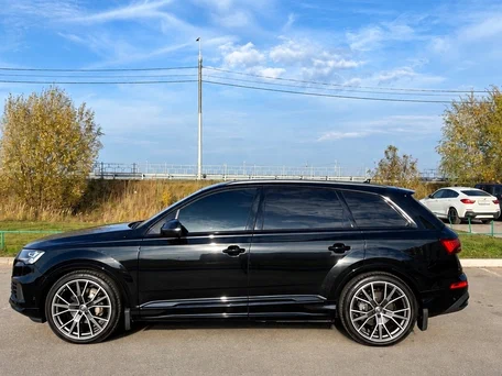 2021 Audi Q7 45 TDI II (4M) Рестайлинг, чёрный, 6950000 рублей, вид 1