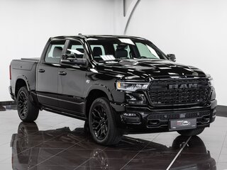2026 Ram 1500 Crew Cab eTorque V Рестайлинг, чёрный, 11090000 рублей, вид 3