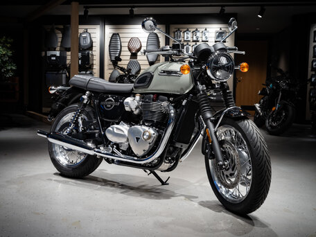 2026 Triumph Bonneville T120, серый, 2070000 рублей, вид 1