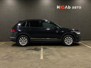 2021 Volkswagen Tiguan II Рестайлинг, чёрный, 2599000 рублей, вид 4