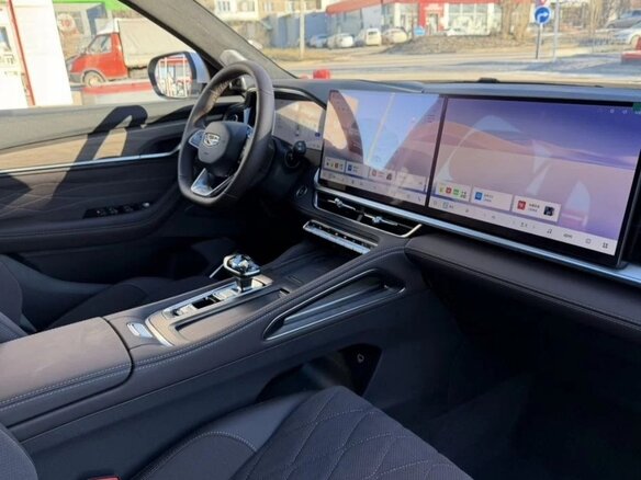 2025 Geely Monjaro (Xingyue L) I Рестайлинг 2 (China Market), серый, 4000000 рублей - вид 6