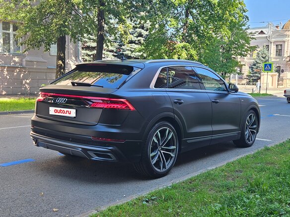 2022 Audi Q8 55 TFSI I (4M), чёрный, 8490000 рублей - вид 5
