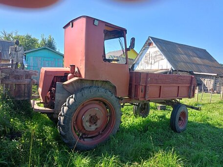 1987 ХТЗ Т-16, красный, 180000 рублей, вид 2