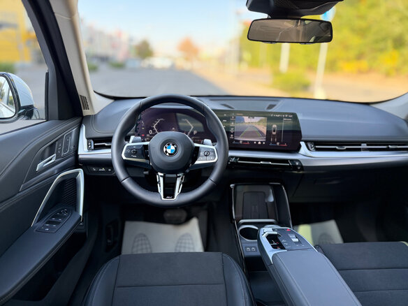 2026 BMW X1 25Li xDrive III (U11/U12), белый - вид 13