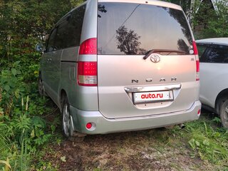 2006 Toyota Noah I (R60), серебристый, 520000 рублей, вид 1