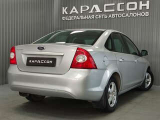 2010 Ford Focus II Рестайлинг, серебристый, 490000 рублей, вид 2