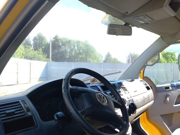 2004 Volkswagen Transporter T5, жёлтый, 1150000 рублей - вид 2