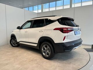 2021 Kia Seltos I, белый, 2175000 рублей, вид 3