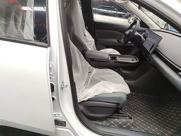 2025 Arcfox T1 42.3 kWh, белый - вид 13