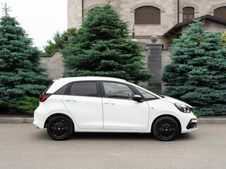 2022 Honda Fit IV, белый, 1590000 рублей, вид 4