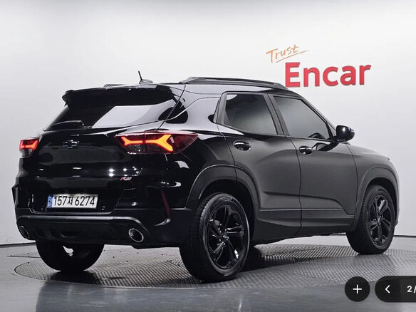 2022 Chevrolet TrailBlazer III, чёрный, 1898520 рублей - вид 2
