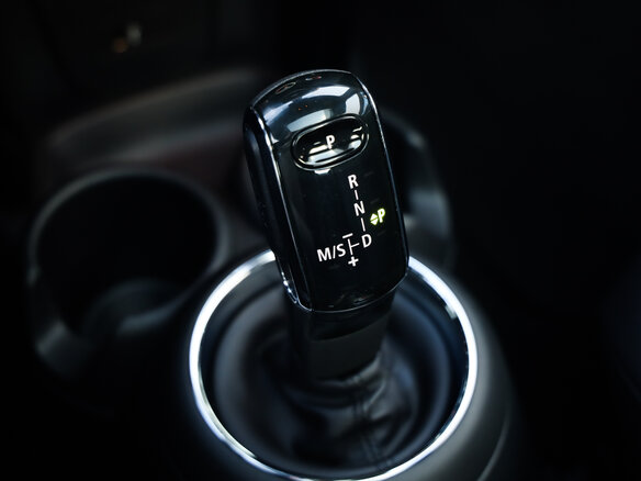 2020 Mini Hatch Cooper III (F55/F56) Рестайлинг, синий, 2333500 рублей - вид 24