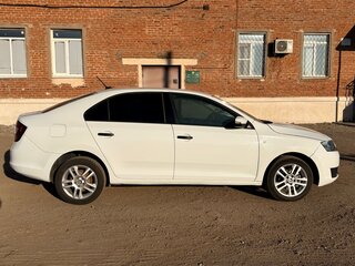 2017 Skoda Rapid I Рестайлинг, белый, 820000 рублей, вид 3