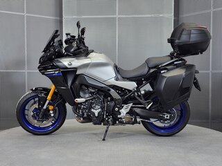 2021 Yamaha MT-09 Tracer (FJ-09), серебристый, 1277000 рублей, вид 5