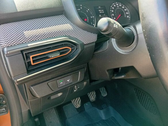 2022 Dacia Sandero Stepway III Рестайлинг, коричневый, 1323000 рублей - вид 28