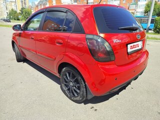 2010 Kia Rio II Рестайлинг, красный, 750000 рублей, вид 4