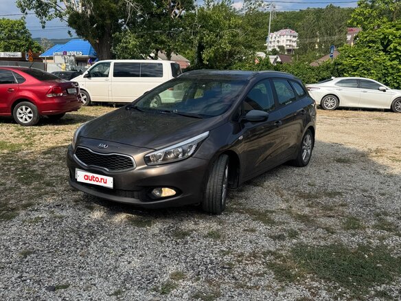 2014 Kia Ceed II, коричневый, 980000 рублей - вид 1