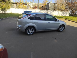 2008 Ford Focus II Рестайлинг, серебристый, 450000 рублей, вид 5