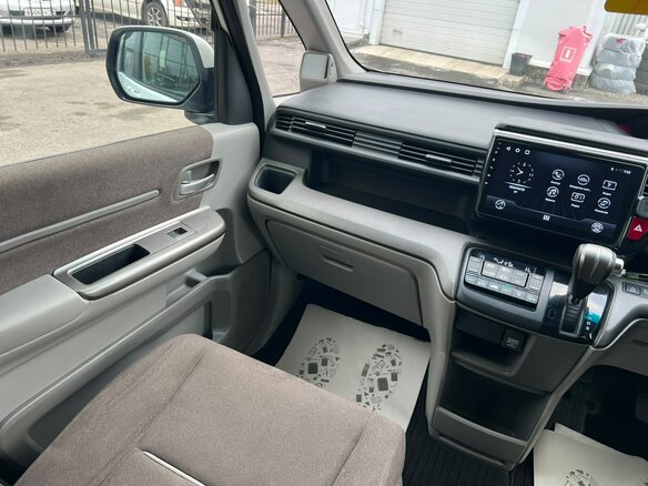 2015 Honda Stepwgn V, белый, 1899999 рублей - вид 17