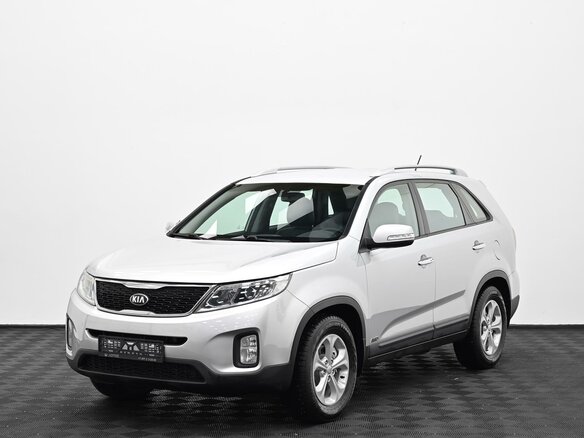 2017 Kia Sorento II Рестайлинг, серебристый, 1799000 рублей - вид 2