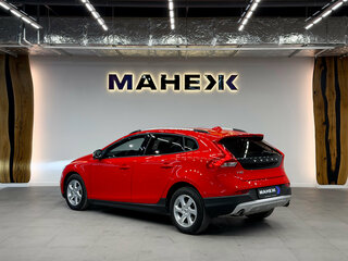 2017 Volvo V40 Cross Country I Рестайлинг, красный, 2000000 рублей, вид 4