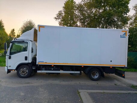 2020 Isuzu Elf (N-series), белый, 2600000 рублей, вид 4