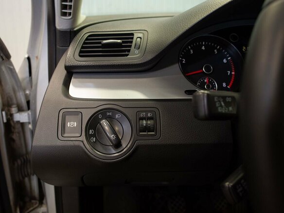 2010 Volkswagen Passat B6, серебристый, 820000 рублей - вид 34
