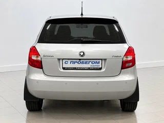 2013 Skoda Fabia II Рестайлинг, серебристый, 770000 рублей, вид 3